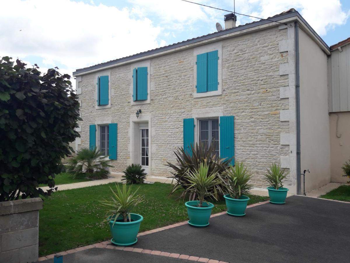Logis De Lange Studio 2 P Saint-Hilaire-la-Palud Exterior photo